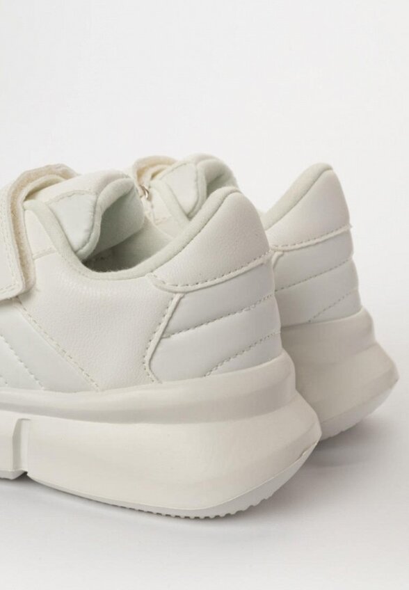 Кроссовки Tikkago