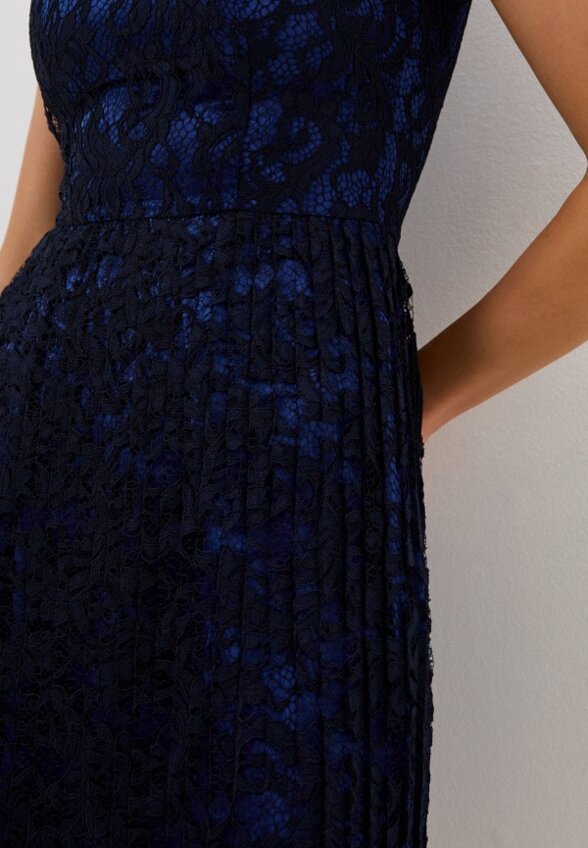 Платье MadaM T