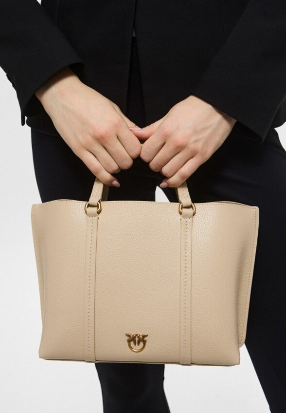 Сумка и брелок Pinko