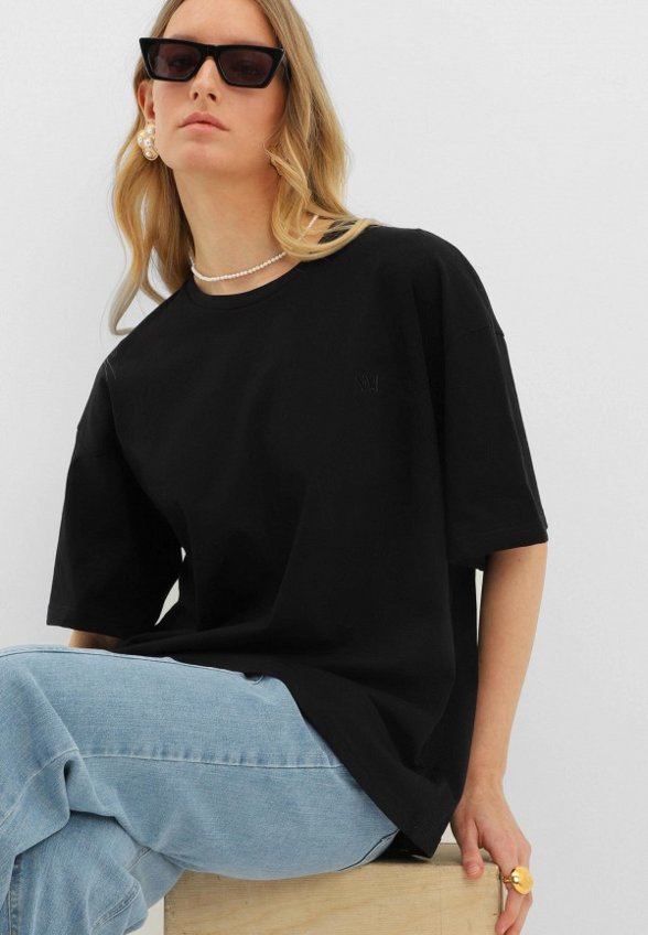 Футболка Nominee