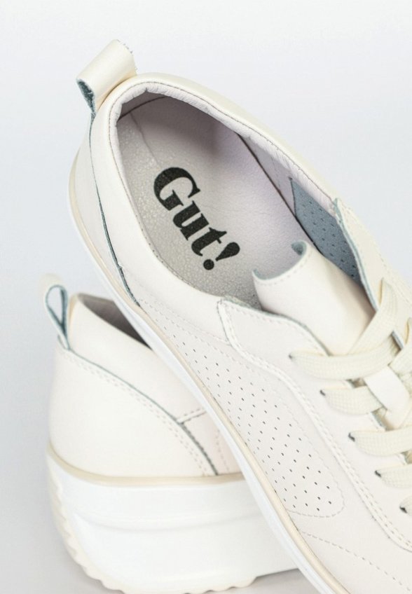 Кроссовки Gut