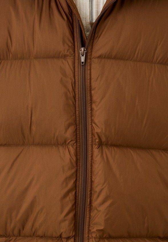 Жилет утепленный JNBY