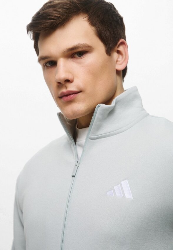 Костюм спортивный adidas