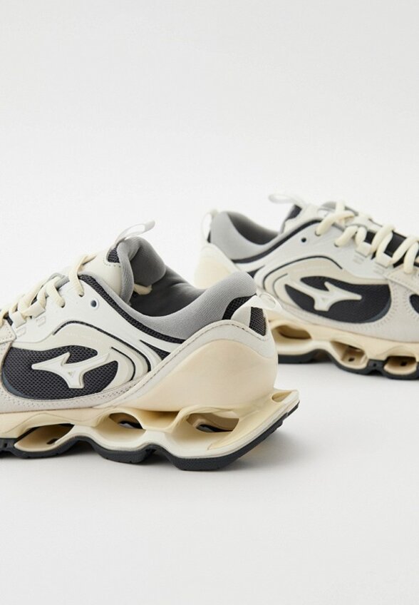 Кроссовки Mizuno