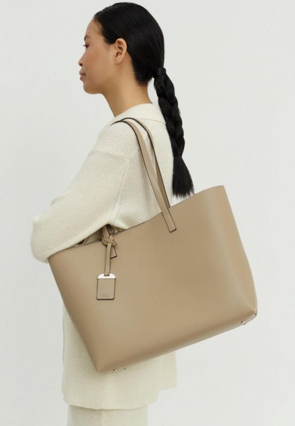 Сумка и брелок Lucca