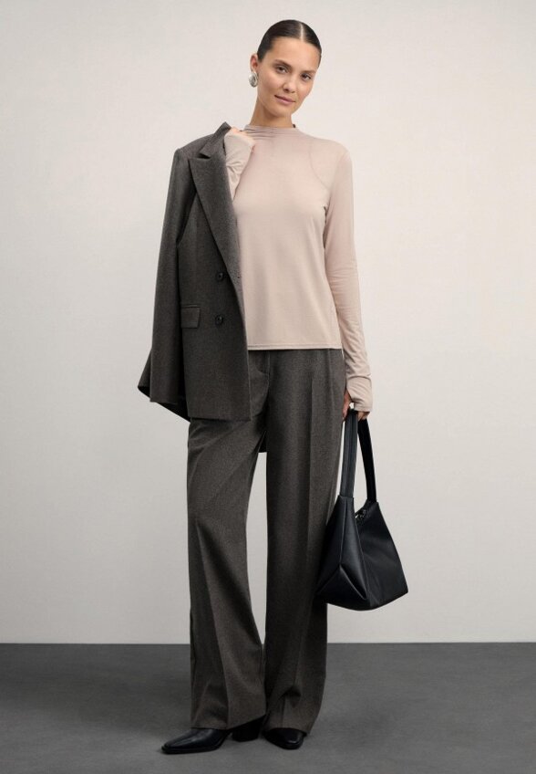 Лонгслив Zarina