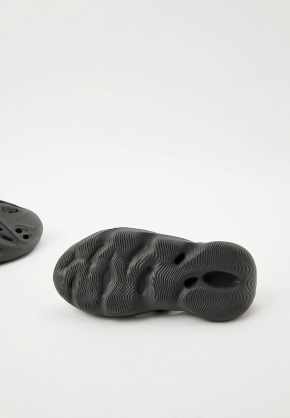 Кроссовки adidas YEEZY