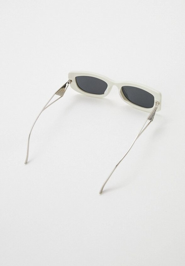 Очки солнцезащитные Prada