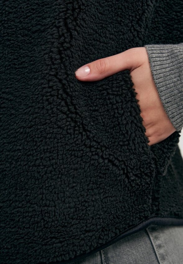 Жилет меховой Твое