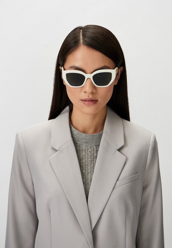 Очки солнцезащитные Prada