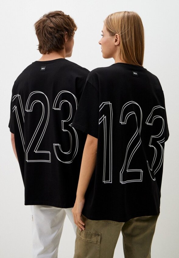 Футболка DNK