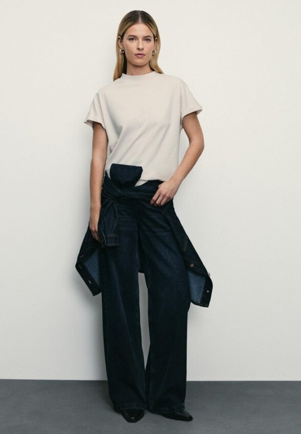 Футболка Zarina