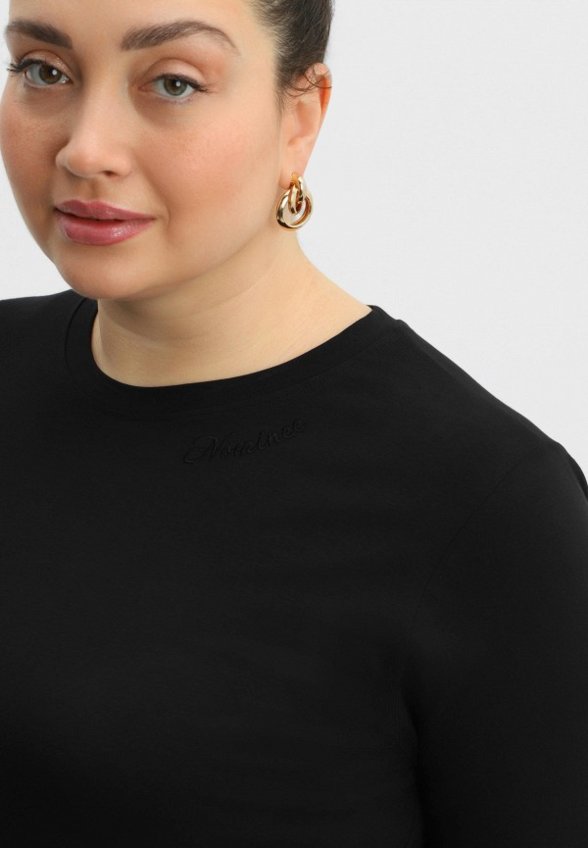 Футболка Nominee