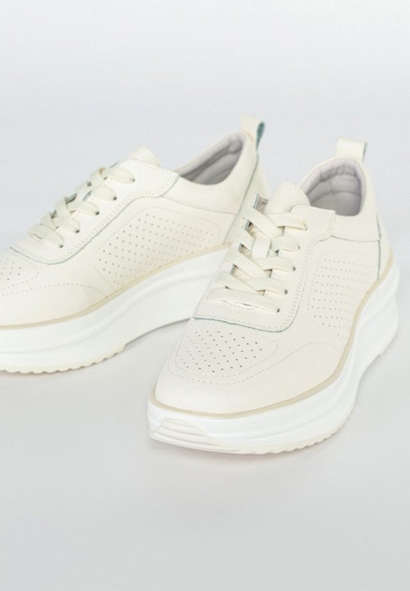 Кроссовки Gut