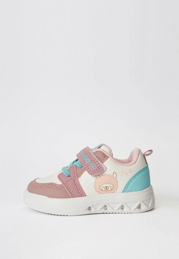 Кроссовки Tikkago