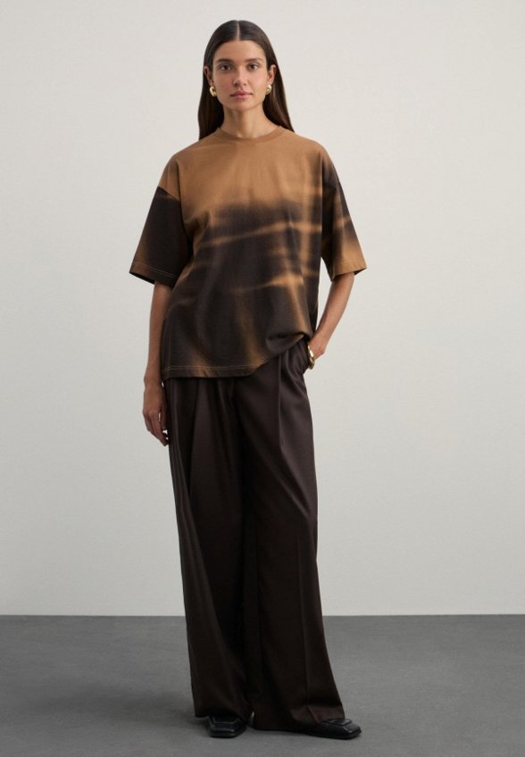 Футболка Zarina