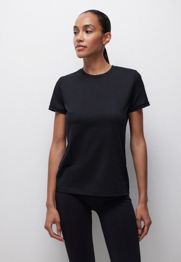 Футболка belle you