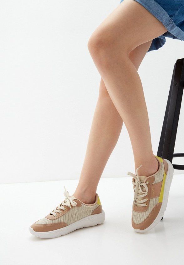 Кроссовки Moleca