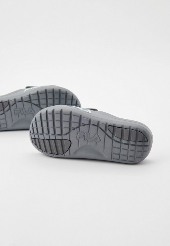 Сланцы Fila