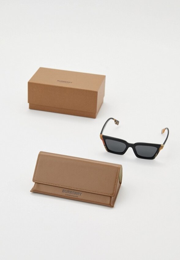 Очки солнцезащитные Burberry