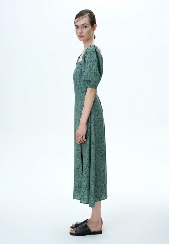 Платье Brusnika