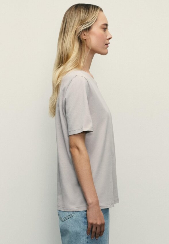 Футболка Zarina