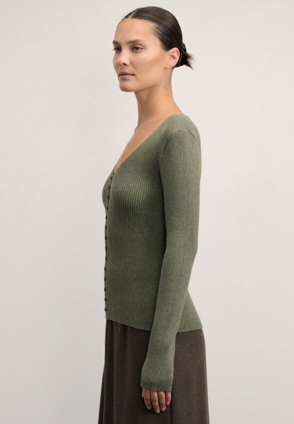 Пуловер Zarina