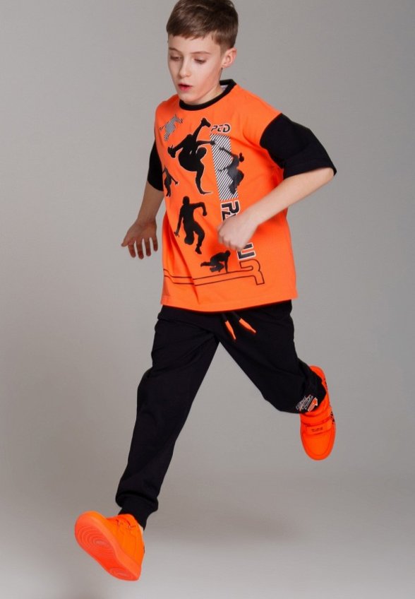 Футболка и брюки PlayToday