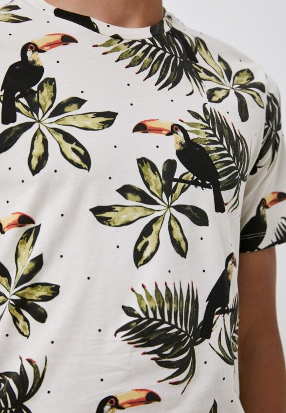 Футболка Colin's