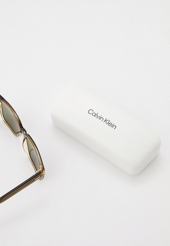 Очки солнцезащитные Calvin Klein