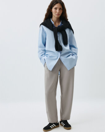 Укороченные костюмные брюки женщинам