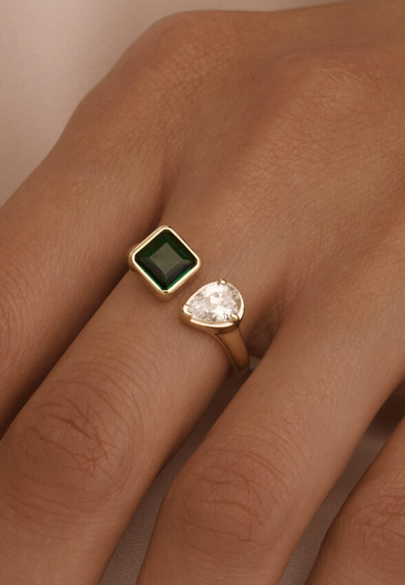 Позолоченное кольцо с фианитами в огранках квадрат и груша MIESTILO  MIE