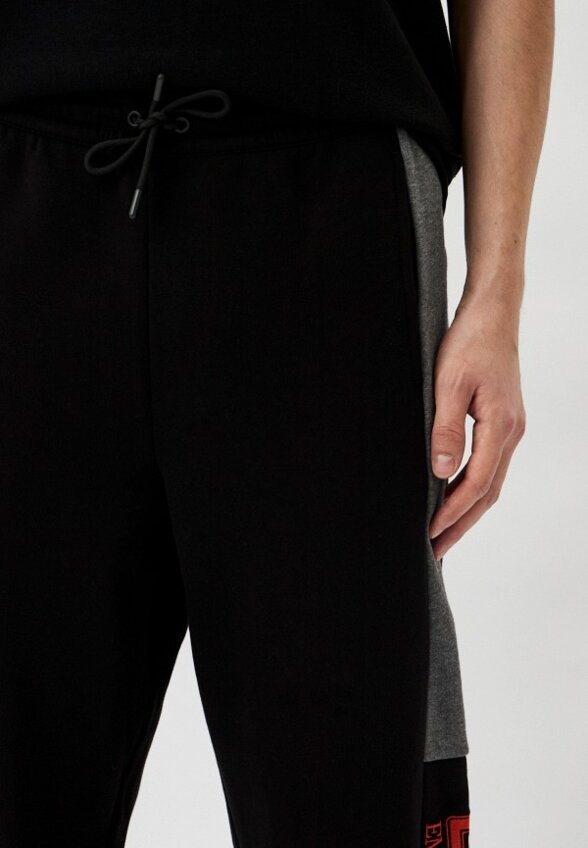 Брюки спортивные EA7