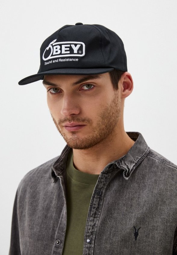 Бейсболка Obey