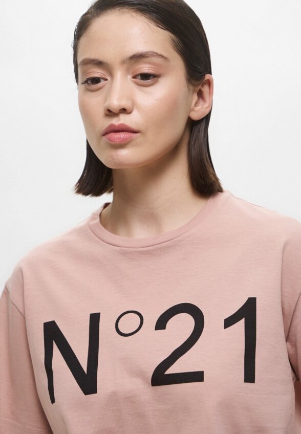 Футболка N21