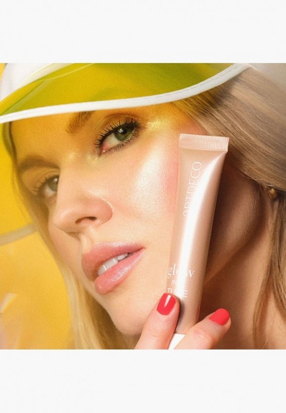 Хайлайтер для лица и тела Artdeco