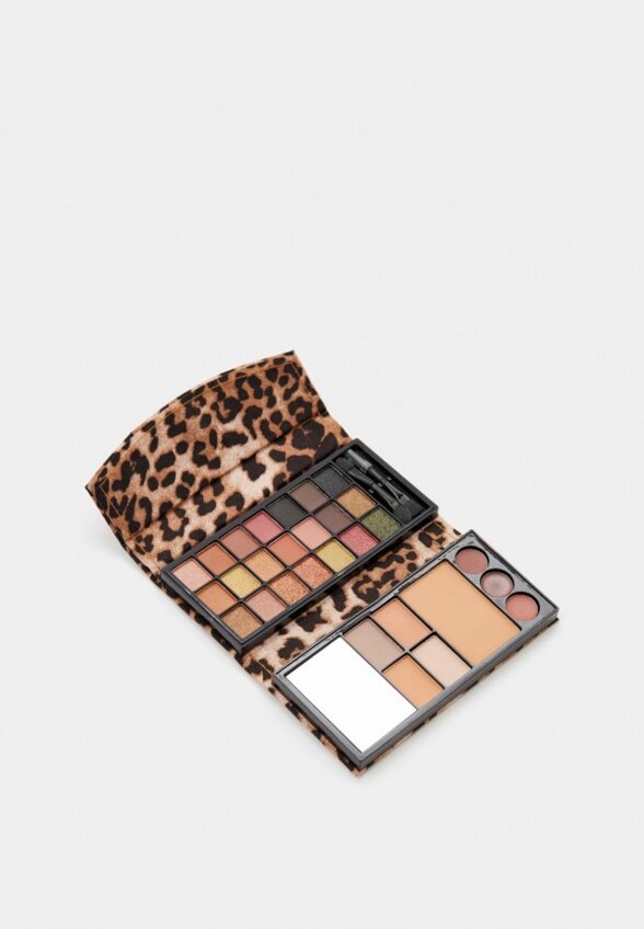 Палетка для лица Magic Studio