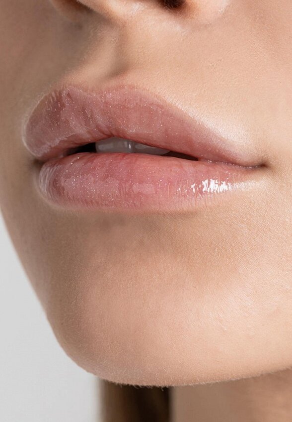 Блеск для губ Limoni