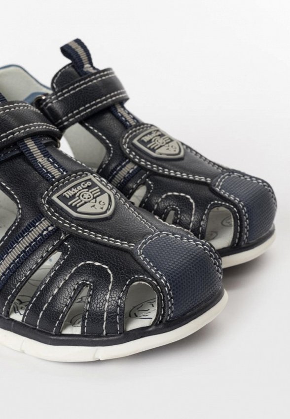 Сандалии Tikkago