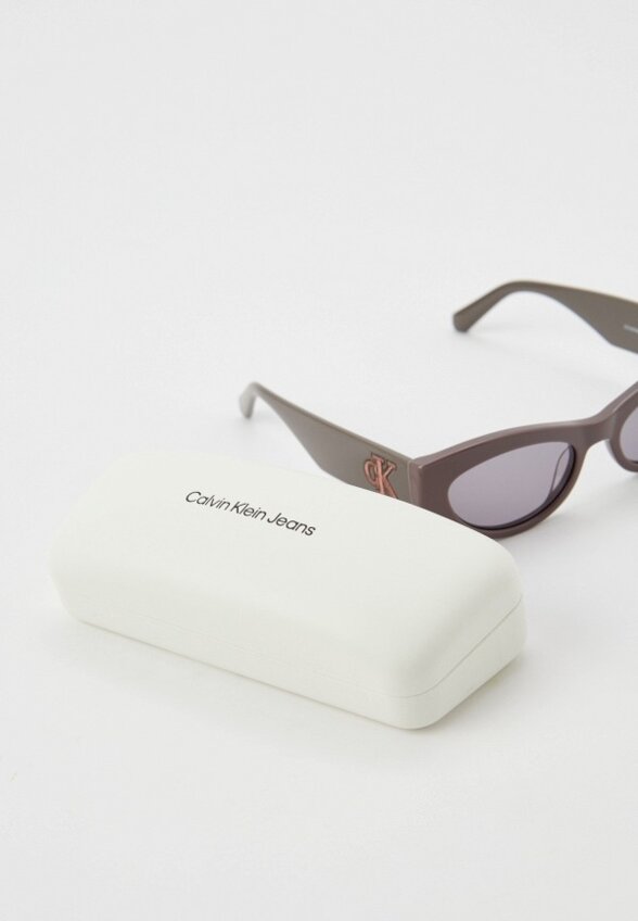 Очки солнцезащитные Calvin Klein Jeans