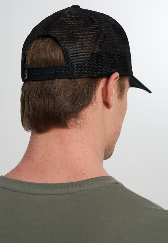Бейсболка Mountain Hardwear Logo Trucker, Черный