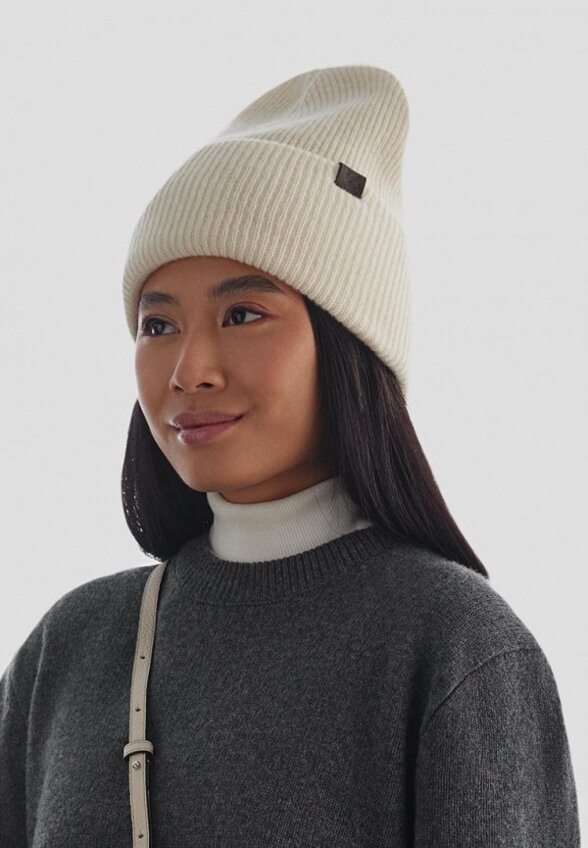 Шапка Ecco