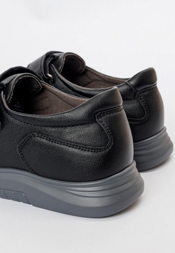 Сандалии Tikkago