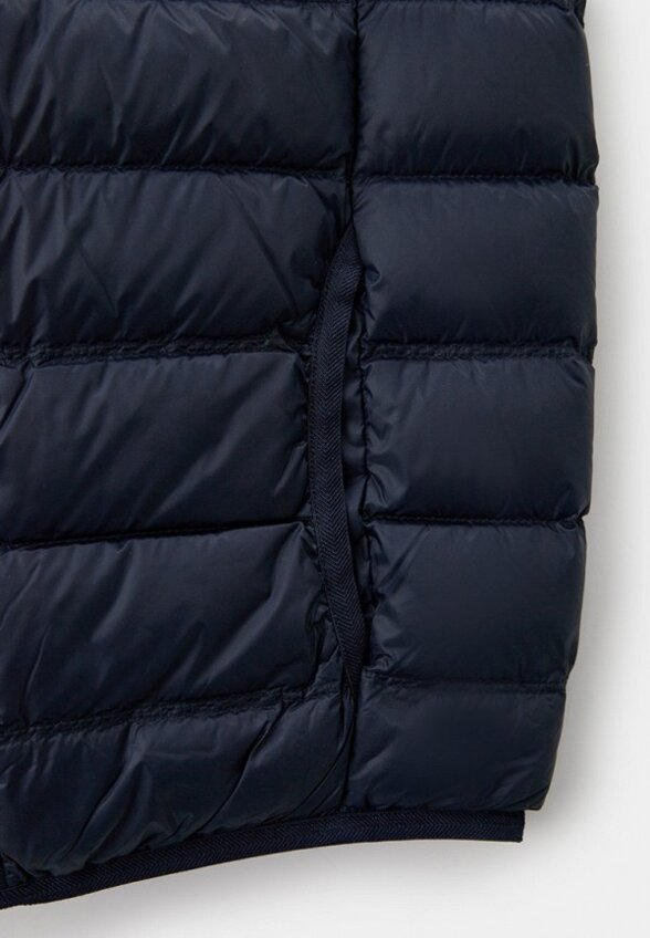 Жилет утепленный EA7