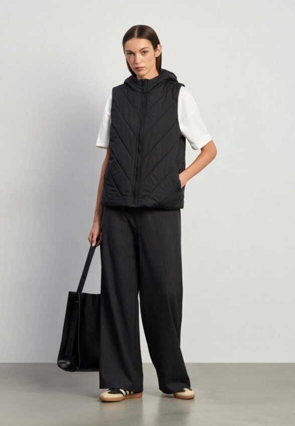 Жилет стеганый Emka