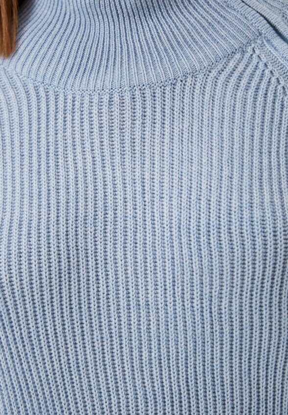 Свитер Arshenova