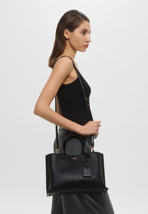 Сумка и брелок DKNY