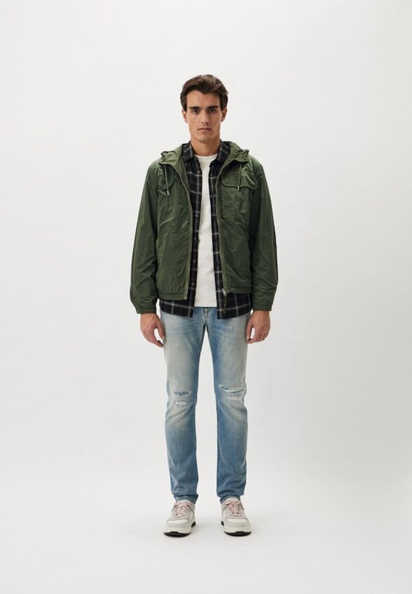 Ветровка Closed