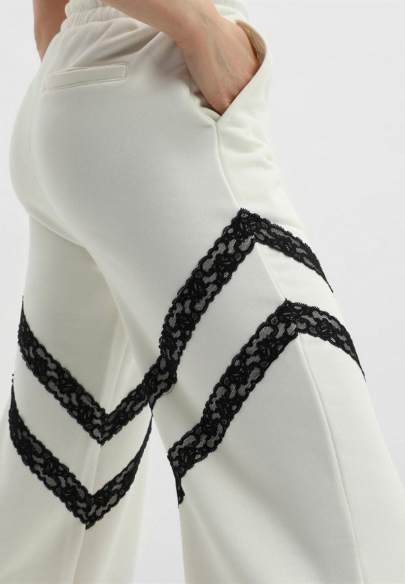 Брюки спортивные Lilly Bennet