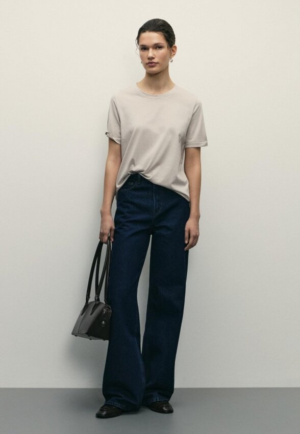 Футболка Zarina